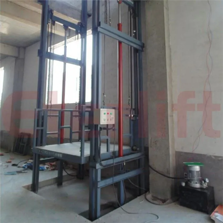 Vrachtliften met een hoogte van 3 m heffen lading op